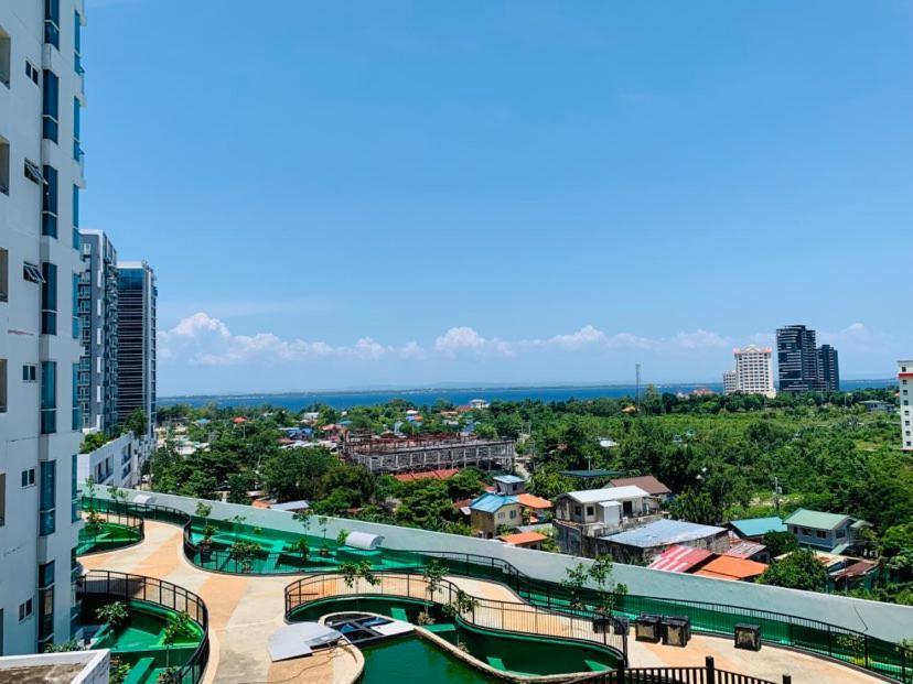 The Mactan Town Hotel Lapu-Lapu City Buitenkant foto